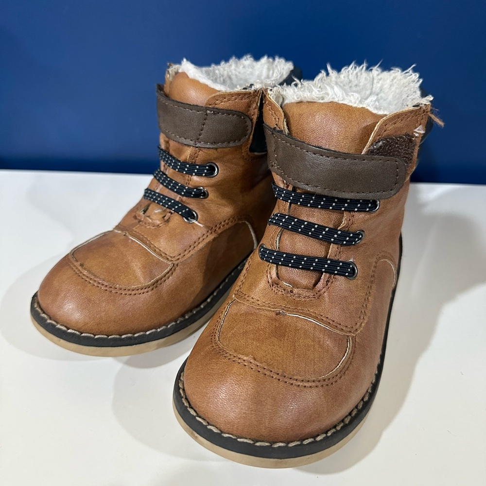 Boys boots
